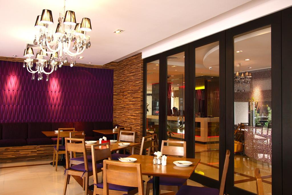 Trinity Silom Hotel Бангкок Екстер'єр фото