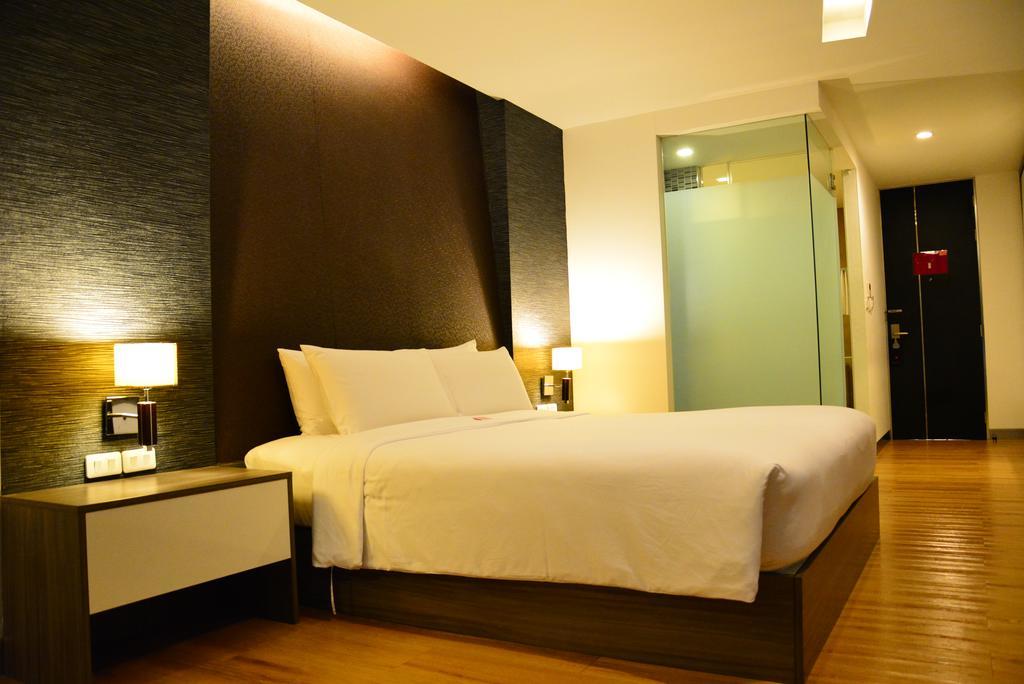 Trinity Silom Hotel Бангкок Екстер'єр фото